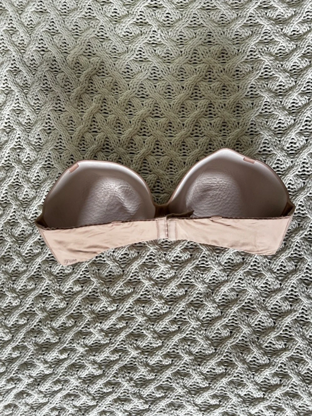 Nude seamless strapless bra 🤎